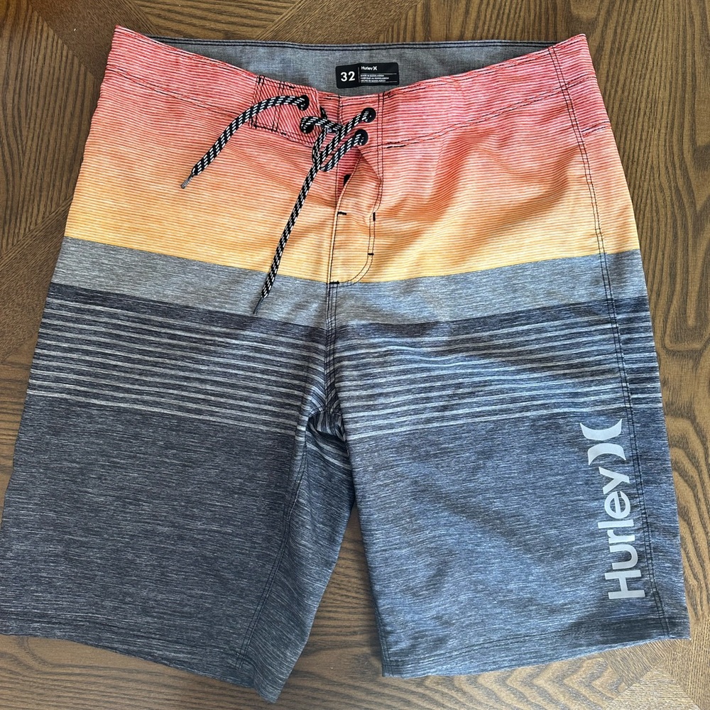 Men’s 32 Hurley Board Shorts Orange